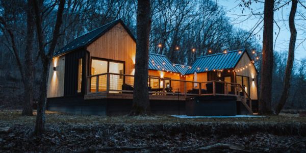 Sleeps 6 | 42 Private Acres | Hot Tub + EV Charger